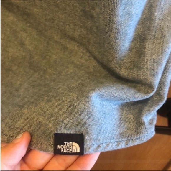 The North Face Size Medium Button Down Shirt. - Picture 8 of 11